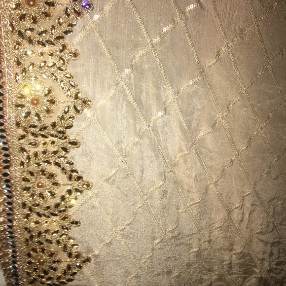 Sharara top and dupatta in cream and red with gold embroidery and beading.Size 8 - Picture 15 of 15